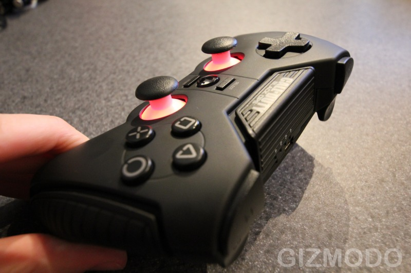 Illustration for article titled Mad Catz Call of Duty Controllers, Glasses + Headset Combo
